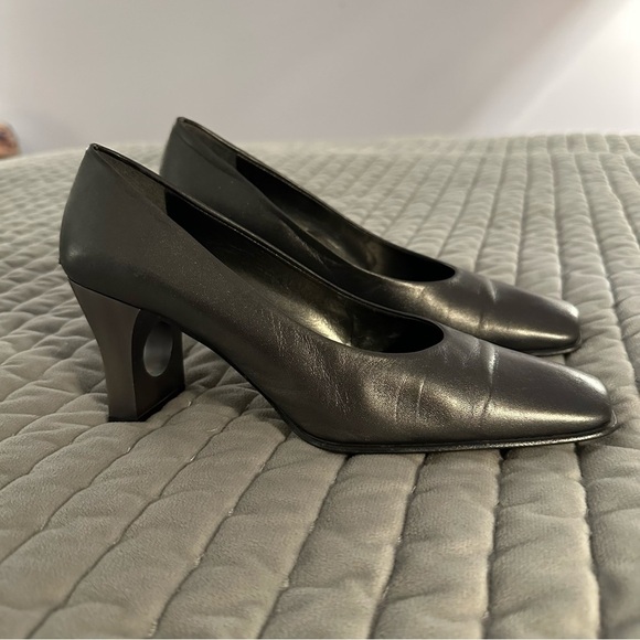 Proxy Spain square toe Heels. size 6.5. Grey metallic. Cut out circle‎ in heel. - Picture 4 of 12
